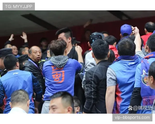 球迷认知偏差高估主队不利判罚 社交媒体放大情绪